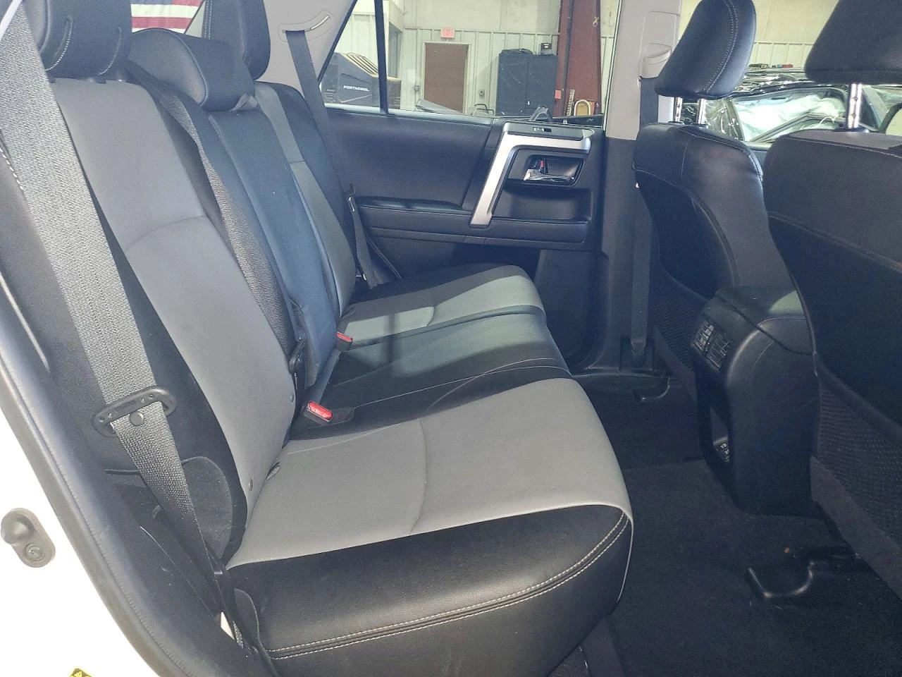 Toyota 4runner SR5* 4X4* PREMIUM* DISTRONIC* BLIND-SPOT* LANE-AS* | Mobile.bg � ����������� 11