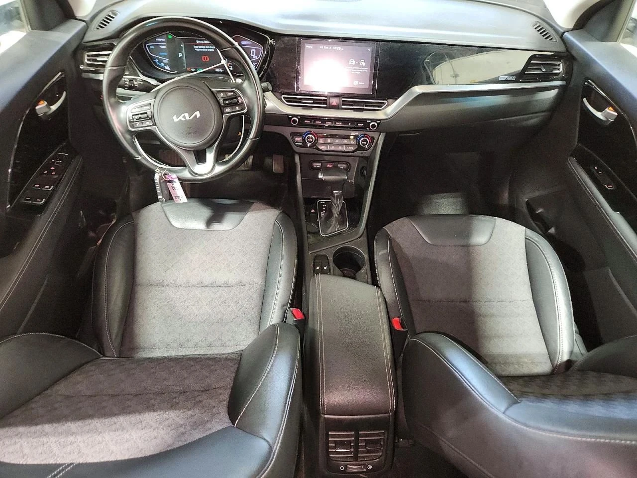 Kia Niro, снимка 8 - Автомобили и джипове - 56689762