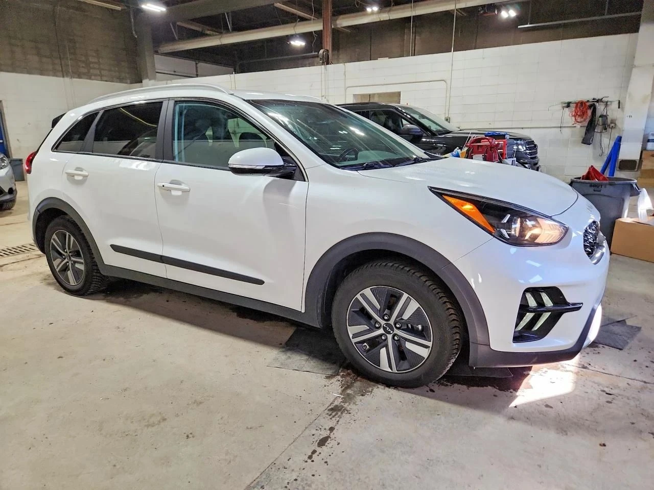 Kia Niro, снимка 4 - Автомобили и джипове - 56689762