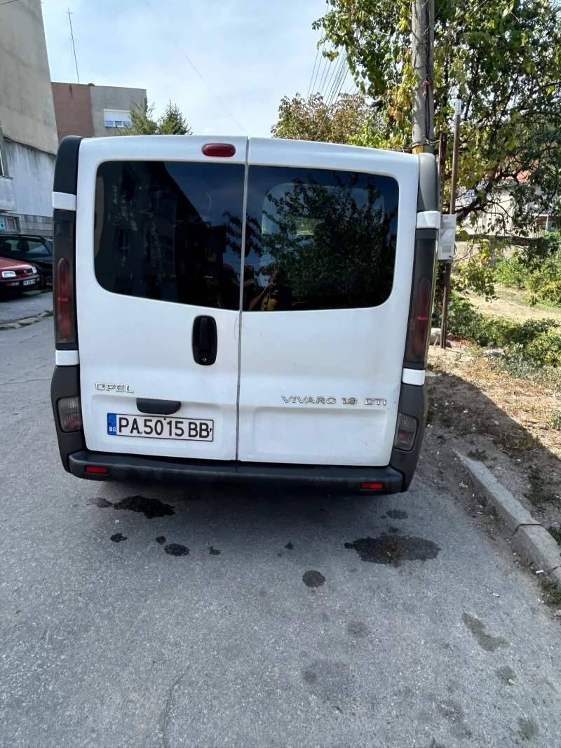 Opel Vivaro, снимка 4 - Бусове и автобуси - 47118154