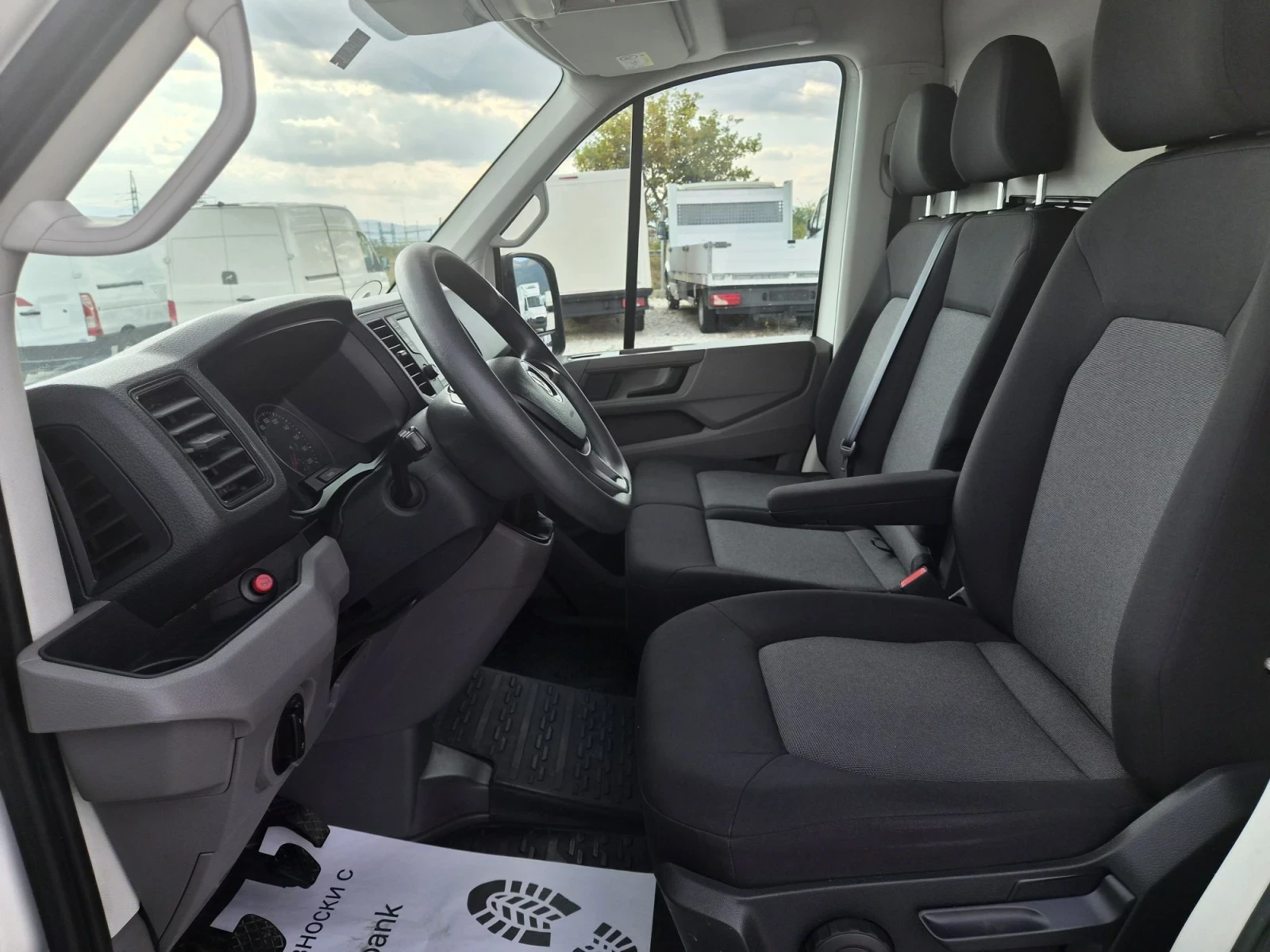 VW Crafter 2.0 TDI * НАВИ * Падащ Борд * Клима * Макси, снимка 9 - Бусове и автобуси - 55619035