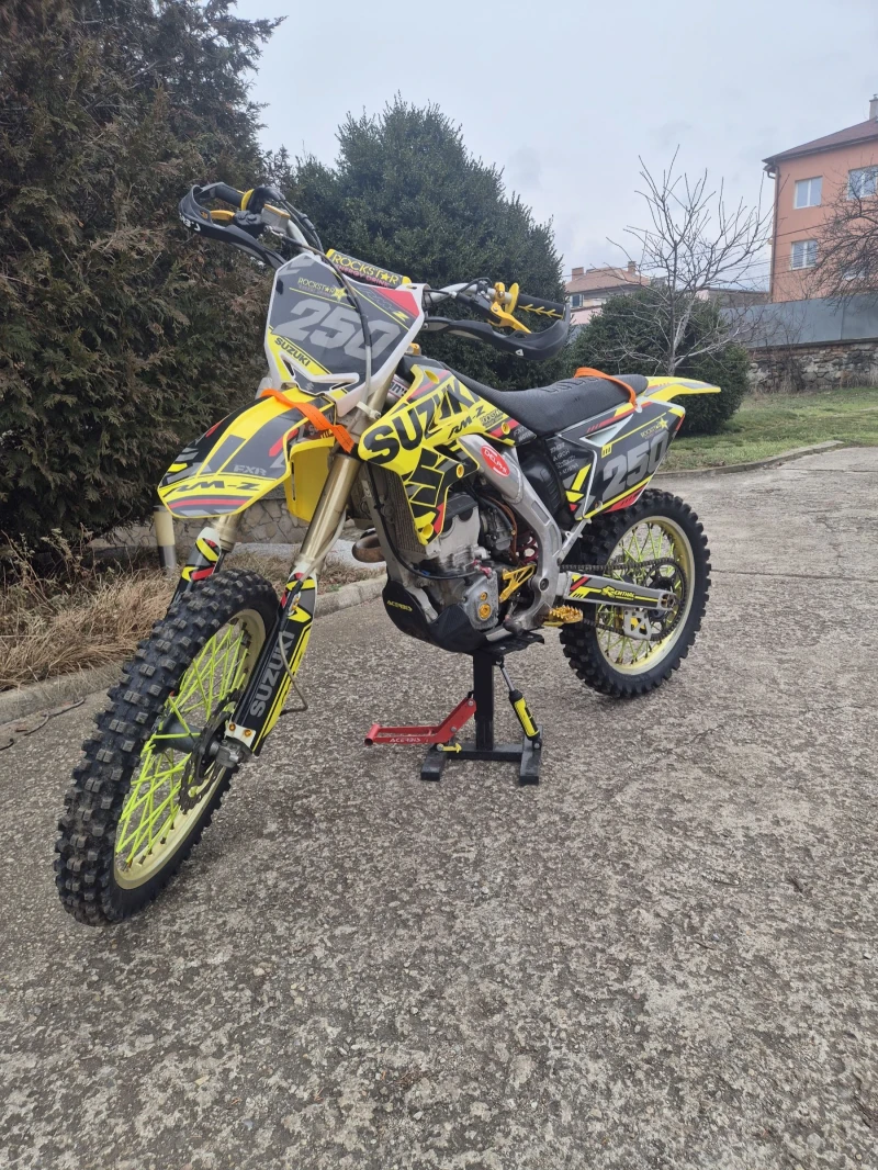 Suzuki Rmz