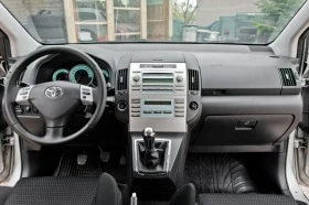 Toyota Corolla verso 2.2 d4d, снимка 9