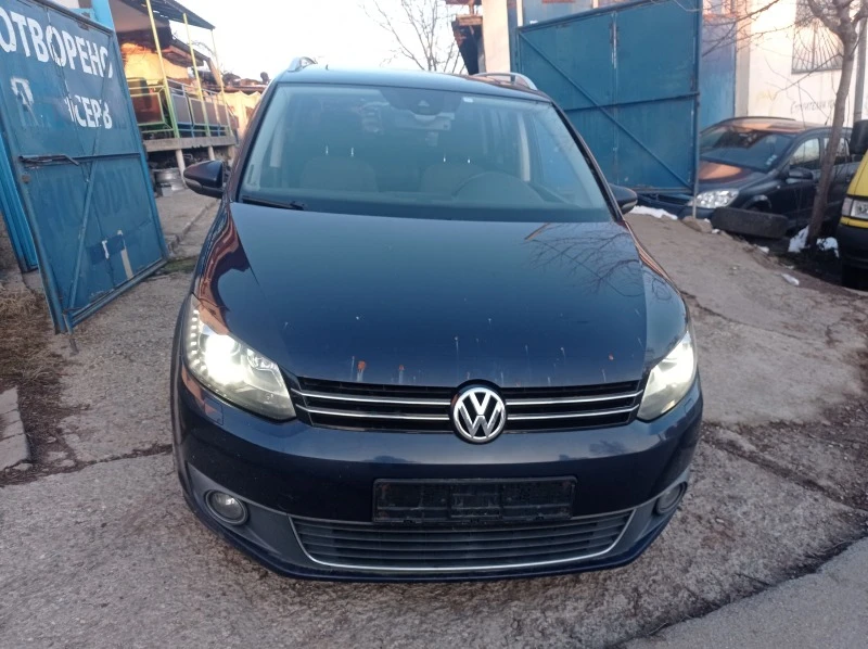 VW Touran 2.0TDI DSJ Ксенон , снимка 1 - Автомобили и джипове - 46668245