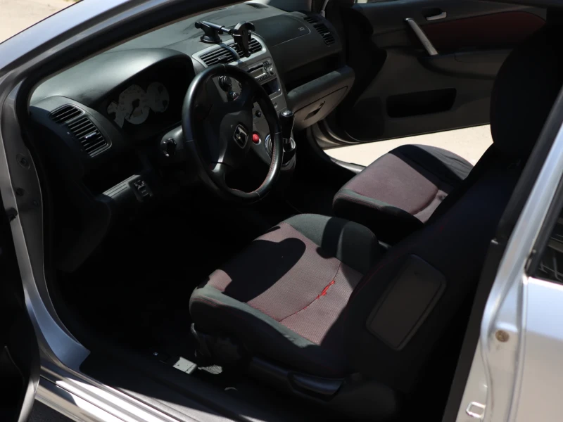 Honda Civic 1.7 CDTI, снимка 8 - Автомобили и джипове - 53238536