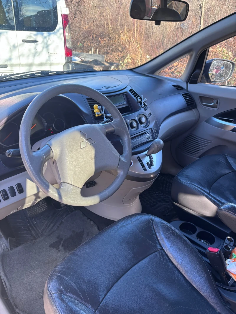 Mitsubishi Grandis 2.4 165hp Газ, снимка 6 - Автомобили и джипове - 52151220