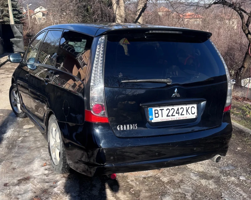 Mitsubishi Grandis 2.4 165hp Газ, снимка 2 - Автомобили и джипове - 52151220