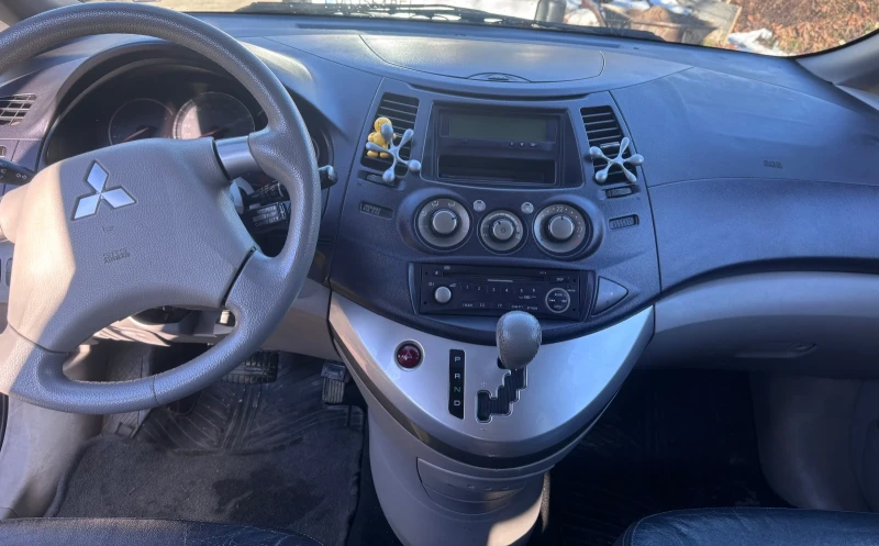 Mitsubishi Grandis 2.4 165hp Газ, снимка 9 - Автомобили и джипове - 52151220