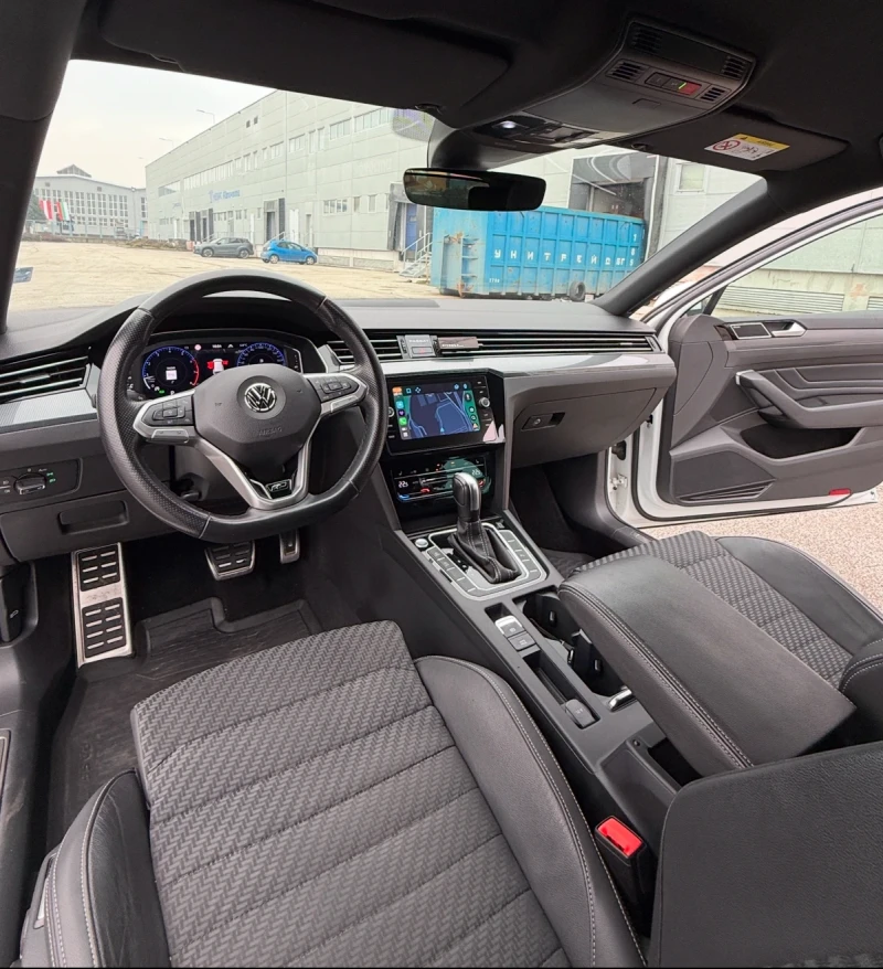 VW Passat 2.0 TSI* R-Line* Dynaudio* Печка* 95к км, снимка 11 - Автомобили и джипове - 53397894
