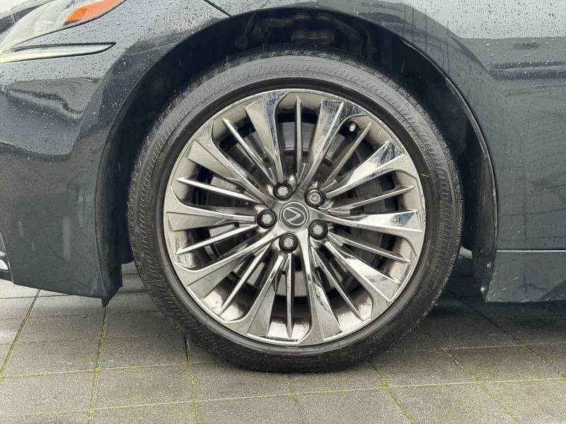 Lexus LS 500, снимка 4 - Автомобили и джипове - 53496769