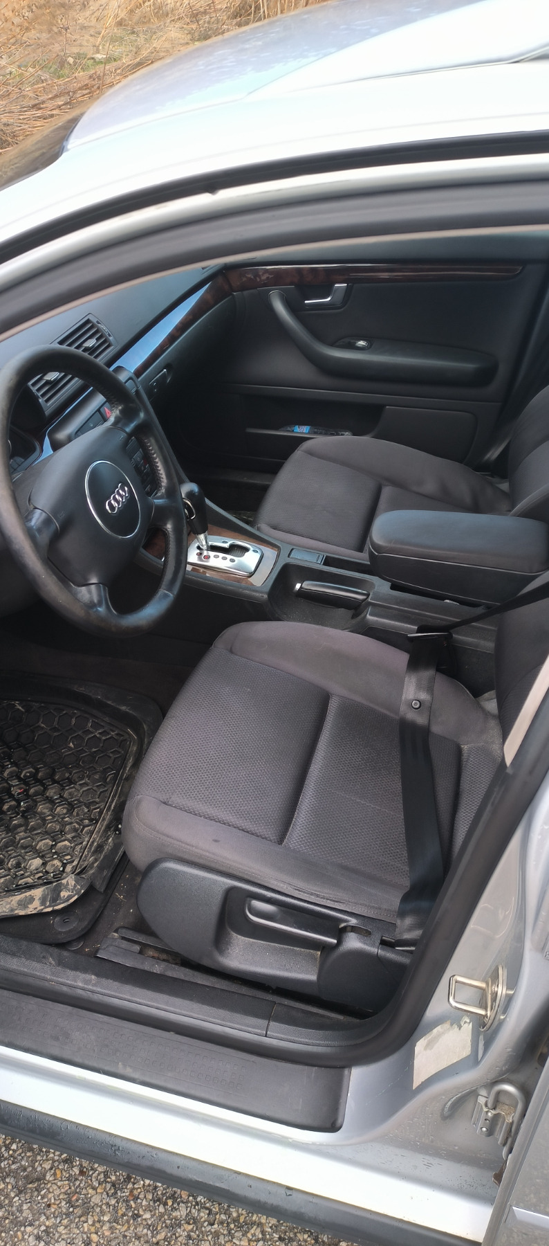 Audi A4 1800Т газов инжекцион, снимка 2 - Автомобили и джипове - 45231981
