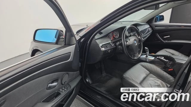 BMW 520, снимка 12 - Автомобили и джипове - 56089317