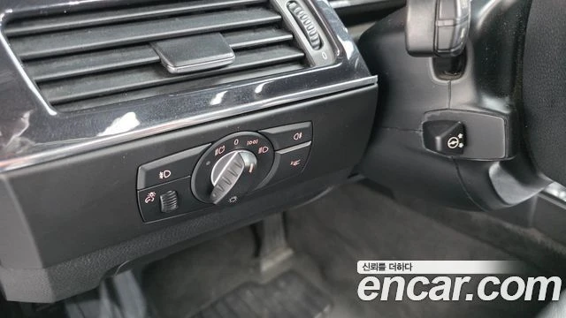 BMW 520, снимка 14 - Автомобили и джипове - 56089317