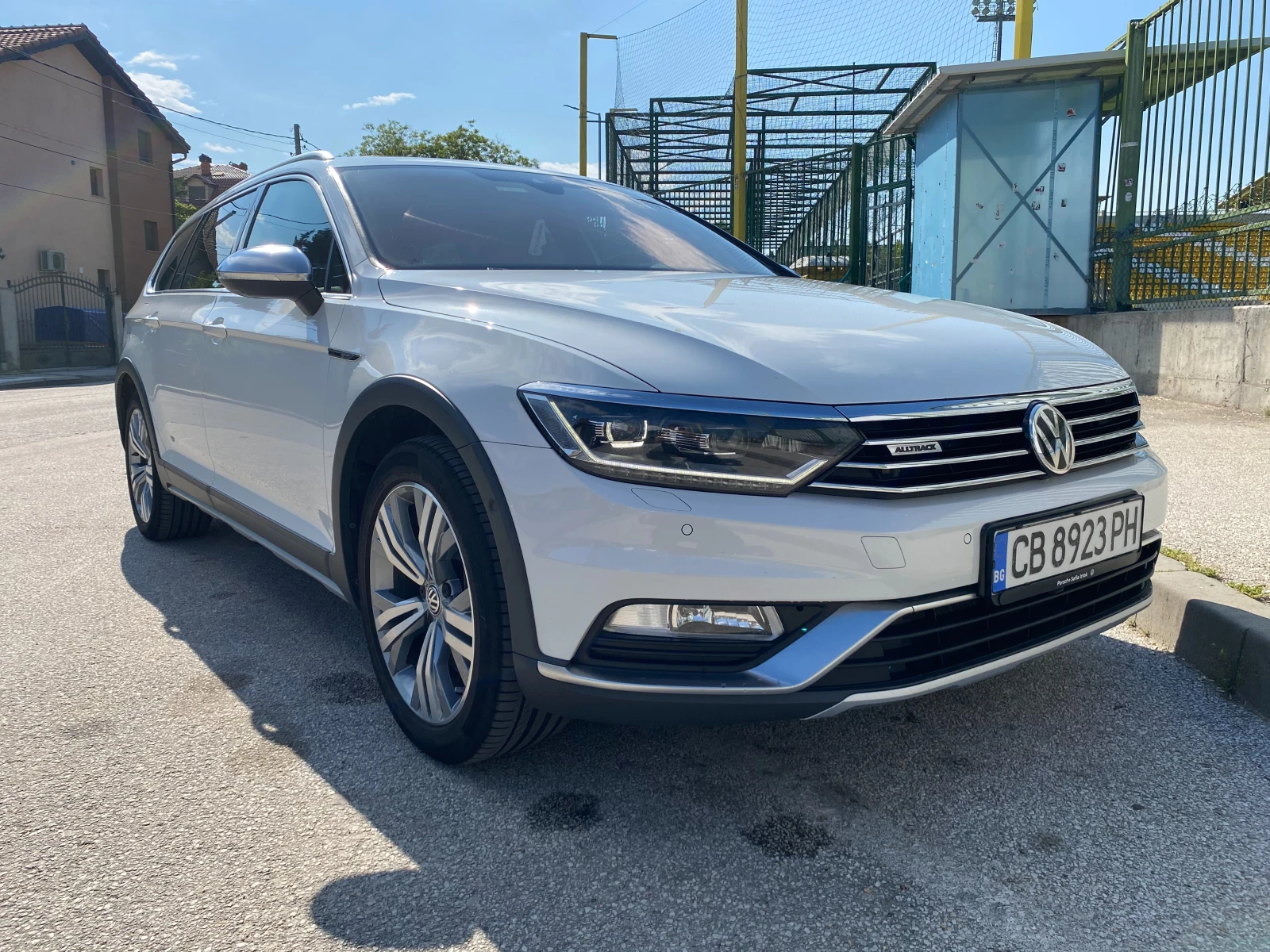 VW Alltrack 2.0 TDI 4x4 240HP - изображение 2
