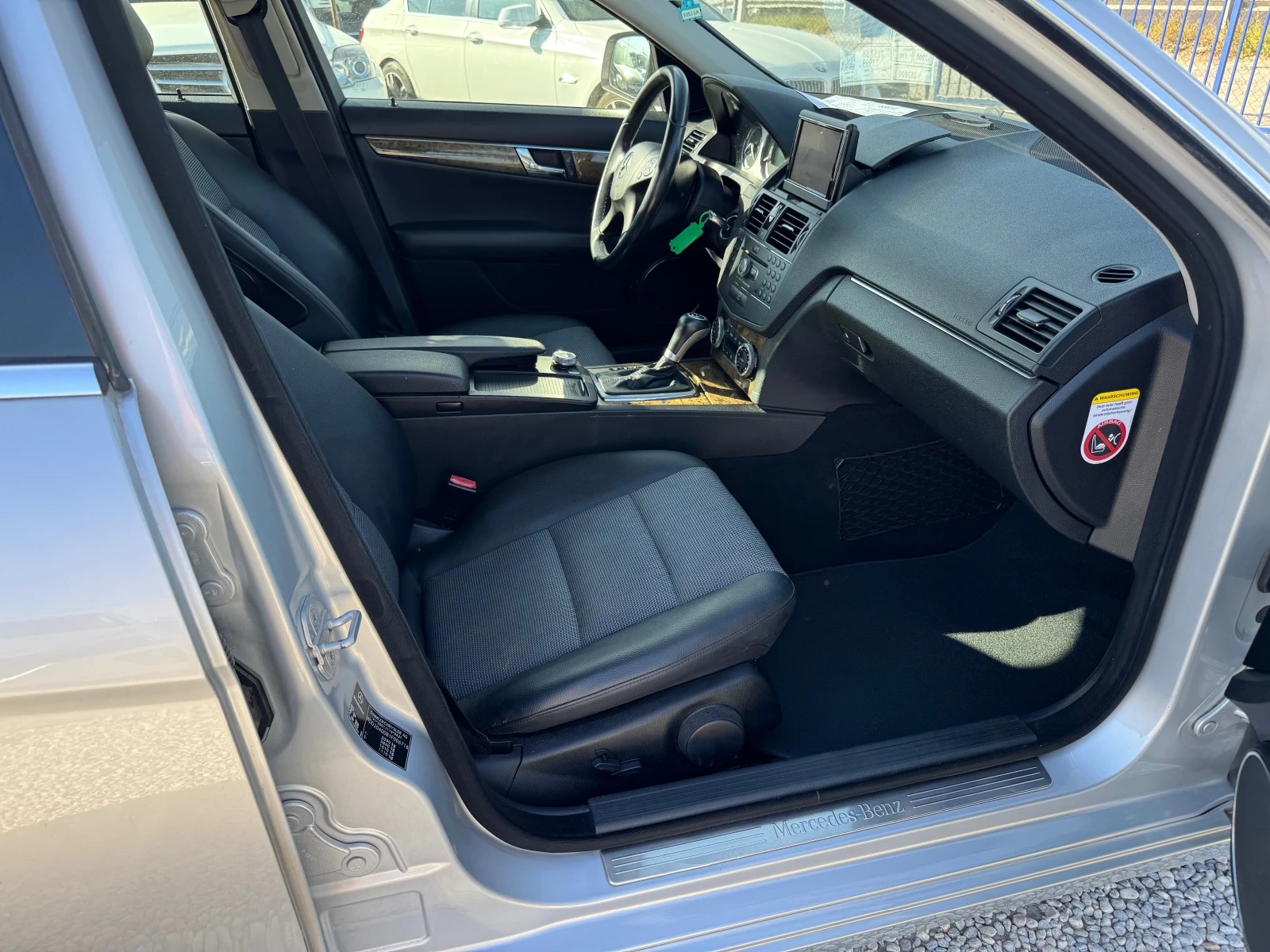 Mercedes-Benz C 220 -CDI-NAVI-XENON-AVTOMAT | Mobile.bg — изображение 13