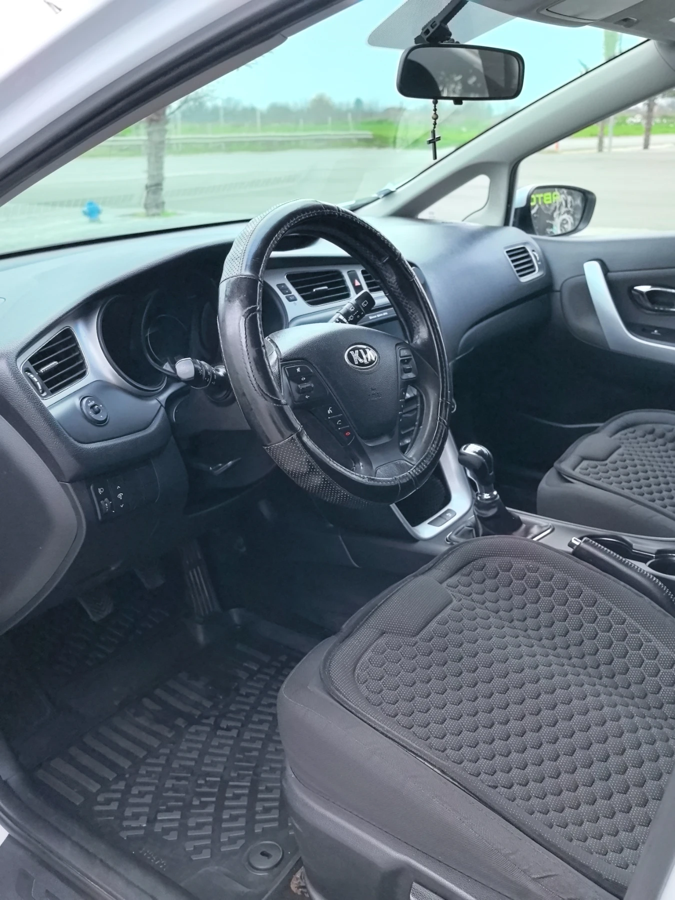 Kia Ceed 1.4 CRDI * 90 �.� | Mobile.bg � ����������� 6