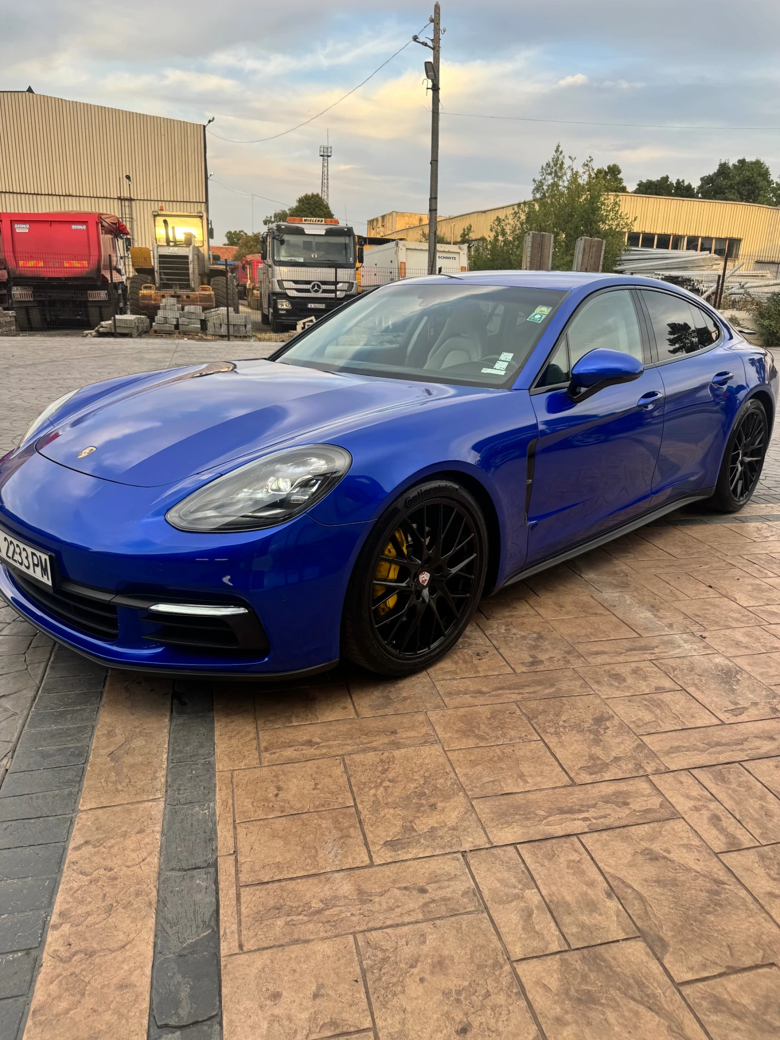 Porsche Panamera 4S - изображение 2