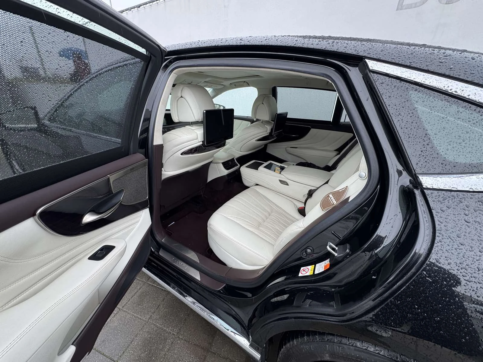 Lexus LS 500  - изображение 8