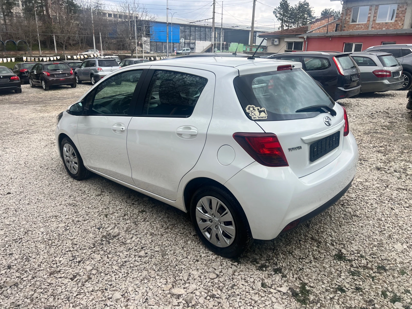 Toyota Yaris Face Lift 103, 000 km, снимка 3 - Автомобили и джипове - 53902783