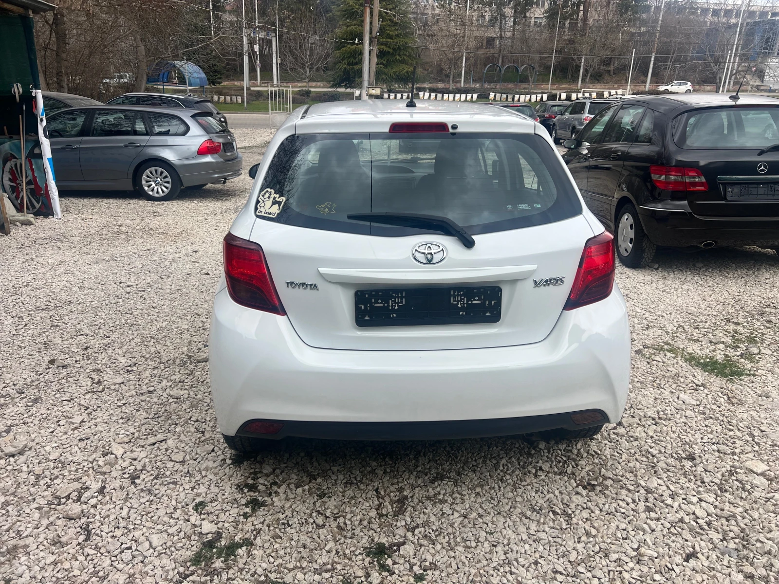 Toyota Yaris Face Lift 103, 000 km, снимка 4 - Автомобили и джипове - 53902783