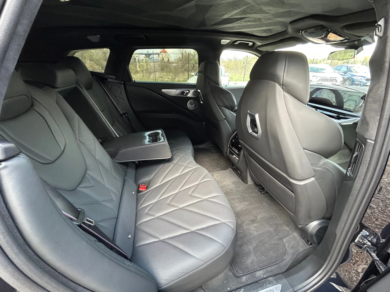 BMW XM B&W* 14 000КМ* 23INCH* MASSAGE, снимка 16 - Автомобили и джипове - 54157494