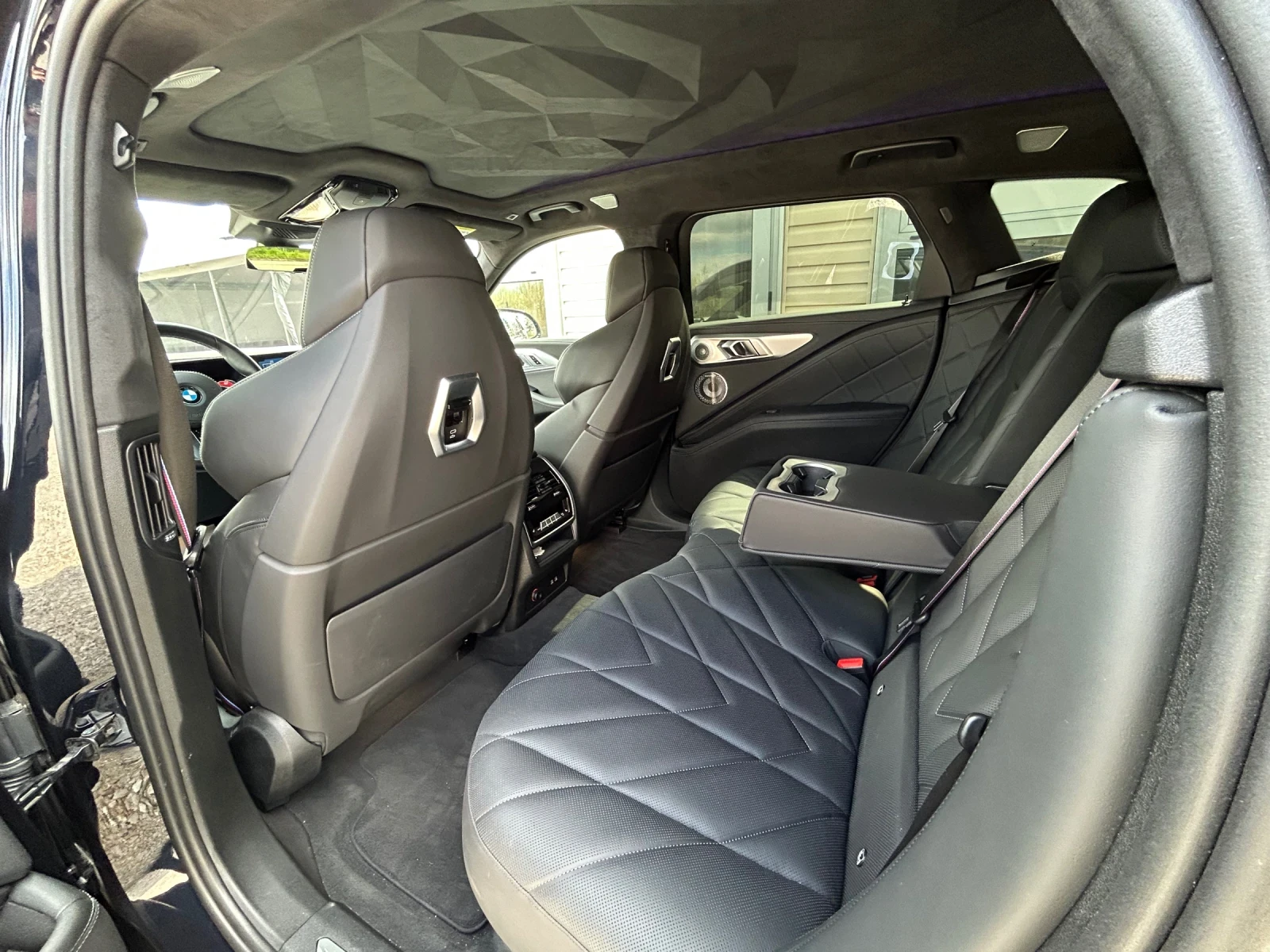 BMW XM B&W* 14 000КМ* 23INCH* MASSAGE, снимка 17 - Автомобили и джипове - 54157494