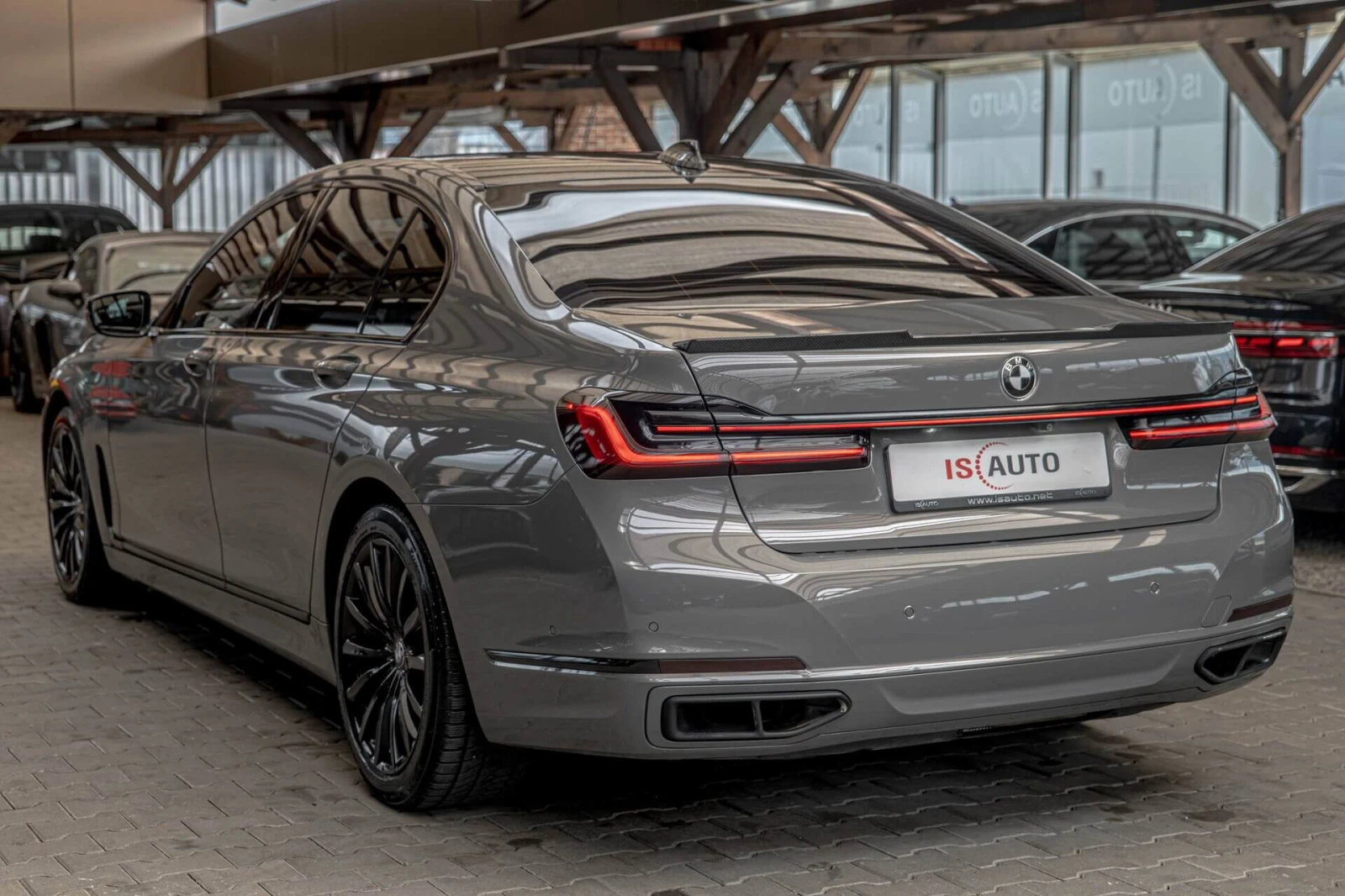 BMW 750 М-Packet/xDrive/Harman Kardon/HuD/Обдухване/Камера, снимка 5 - Автомобили и джипове - 54222530