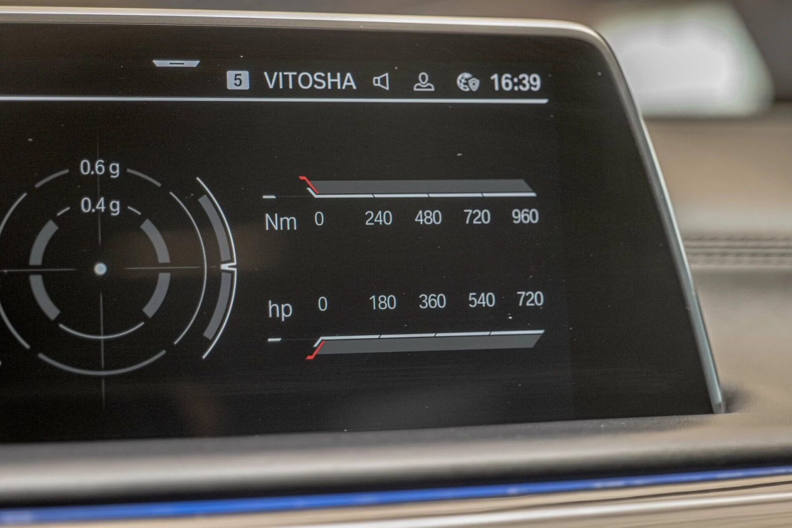 BMW 750 М-Packet/xDrive/Harman Kardon/HuD/Обдухване/Камера, снимка 16 - Автомобили и джипове - 54222530