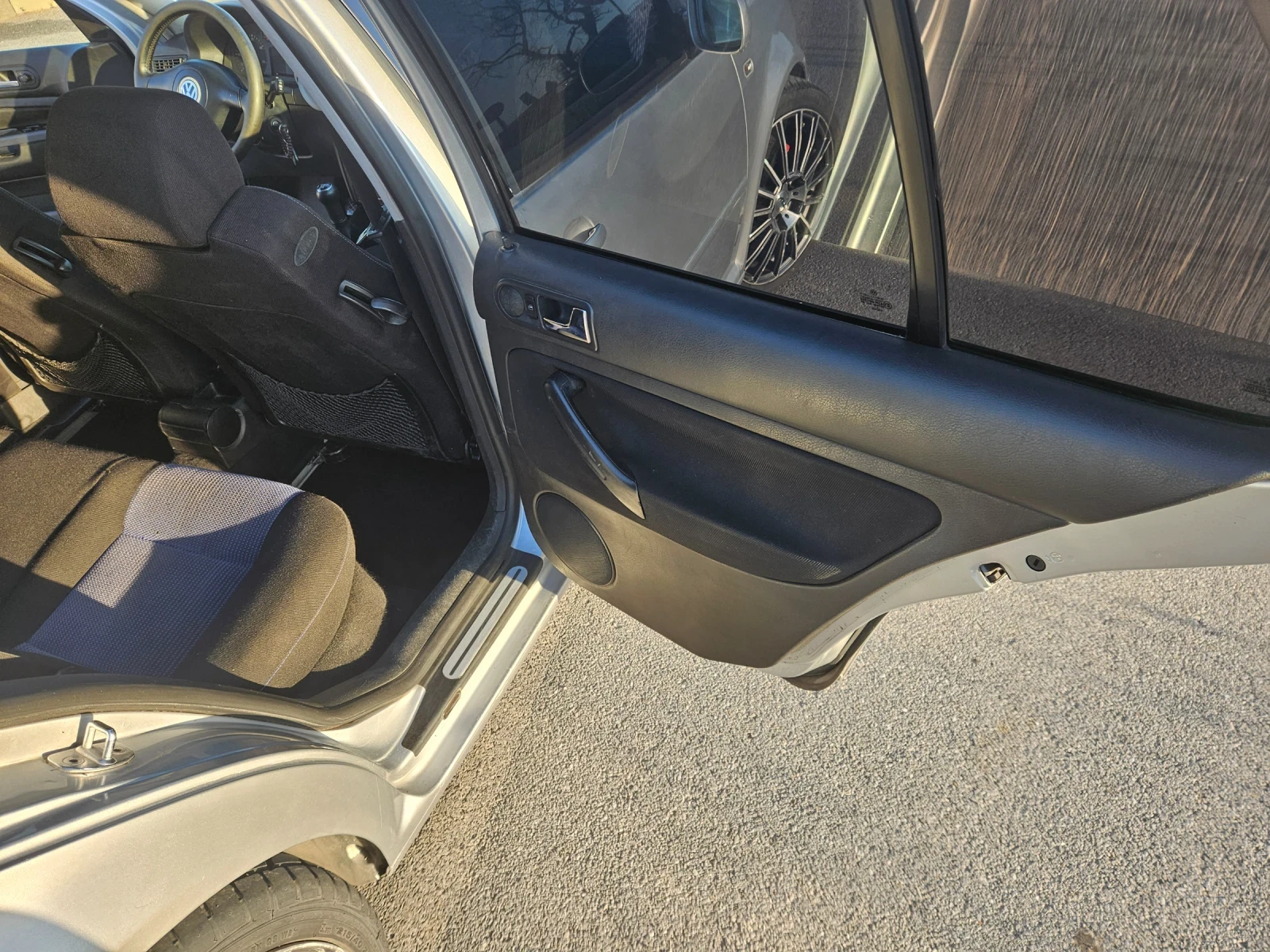 VW Golf 1.9 6скорости 200 кс., снимка 12 - Автомобили и джипове - 54346869