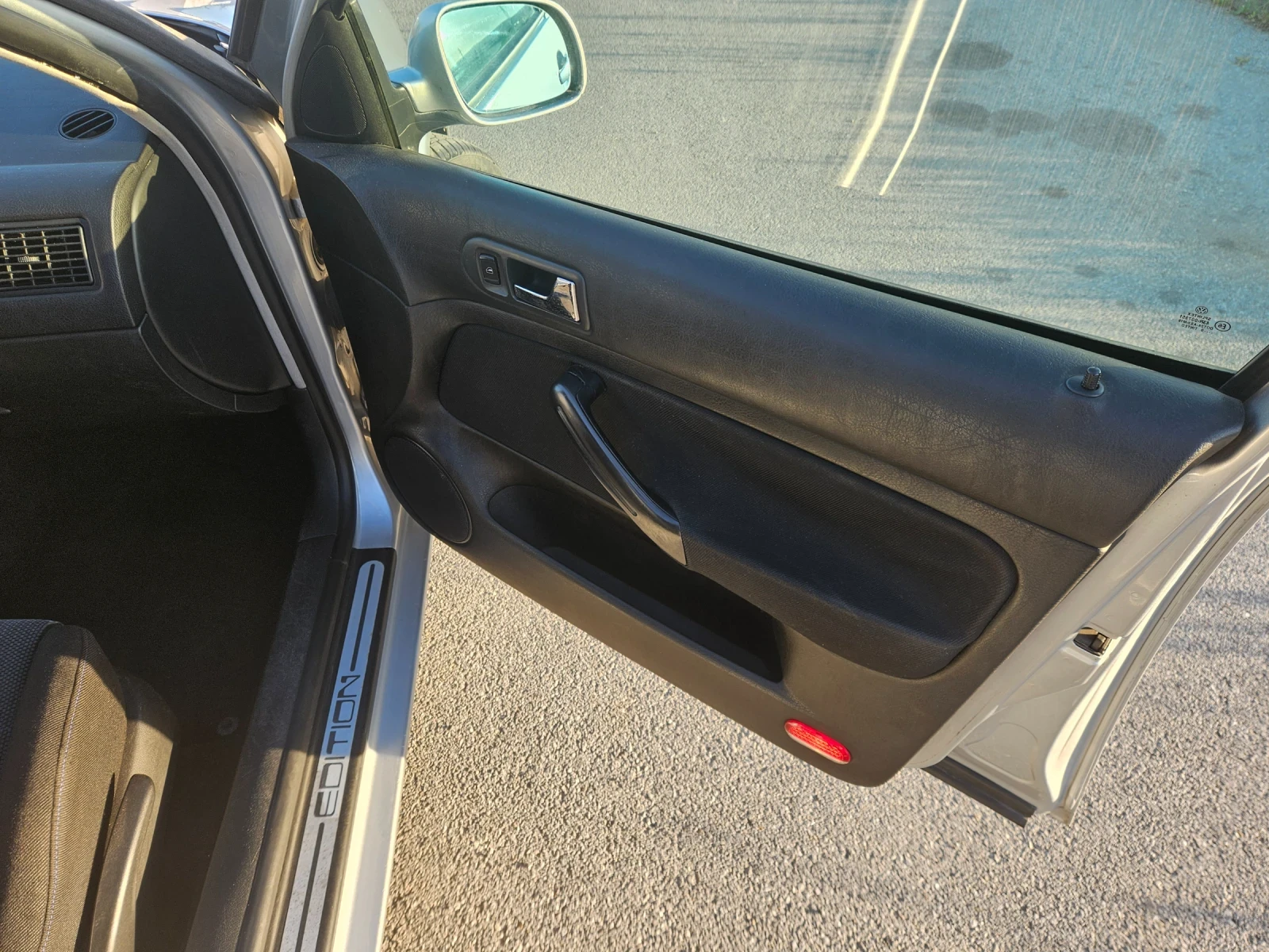 VW Golf 1.9 6скорости 200 кс., снимка 11 - Автомобили и джипове - 54346869