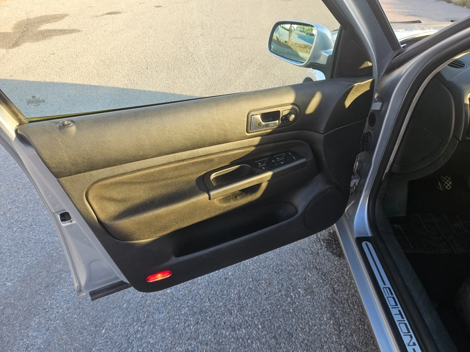 VW Golf 1.9 6скорости 200 кс., снимка 8 - Автомобили и джипове - 54346869