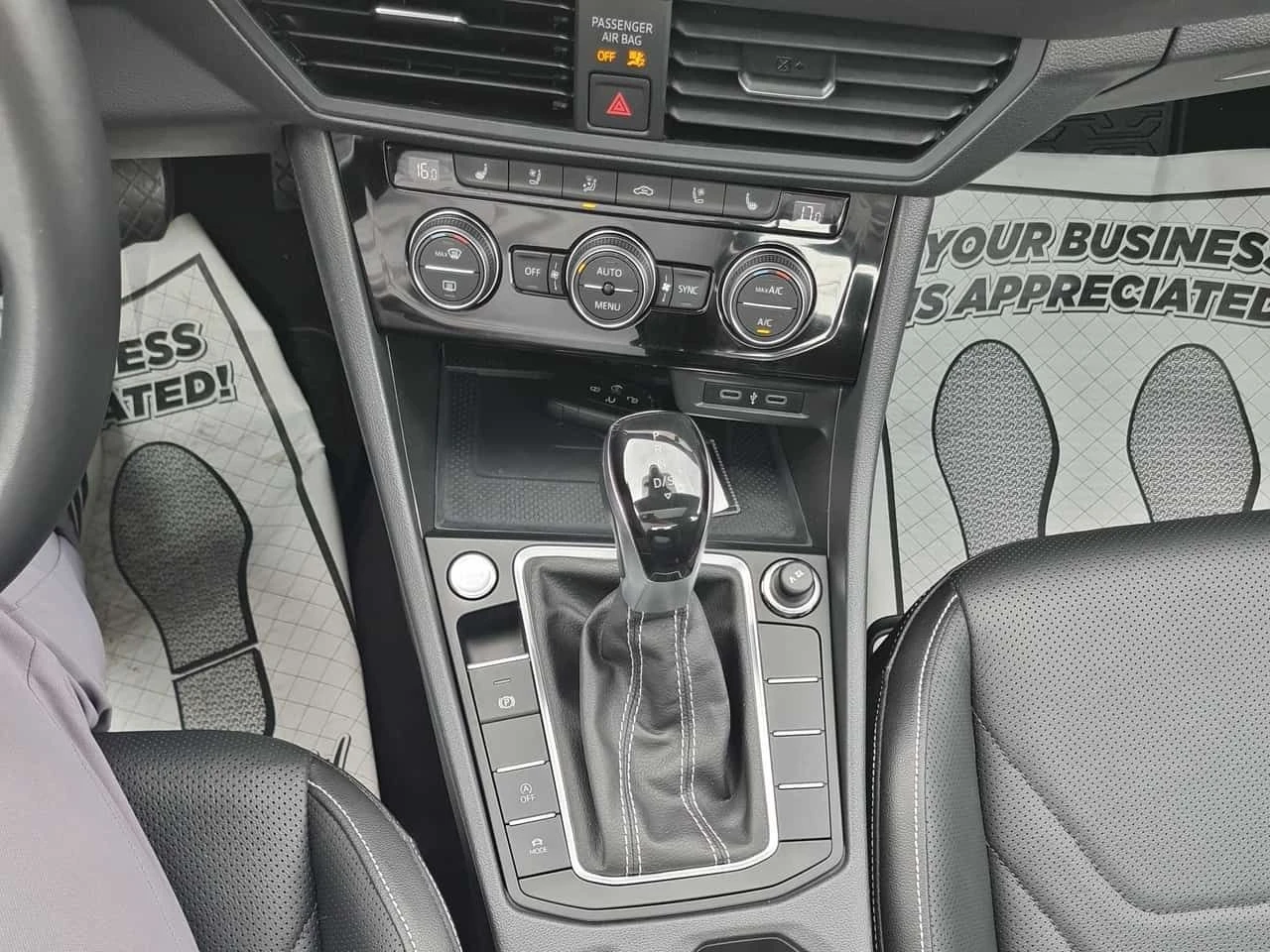 VW Jetta * Highline * CARFAX * ЦЕНА ДО БГ, снимка 10 - Автомобили и джипове - 55097568