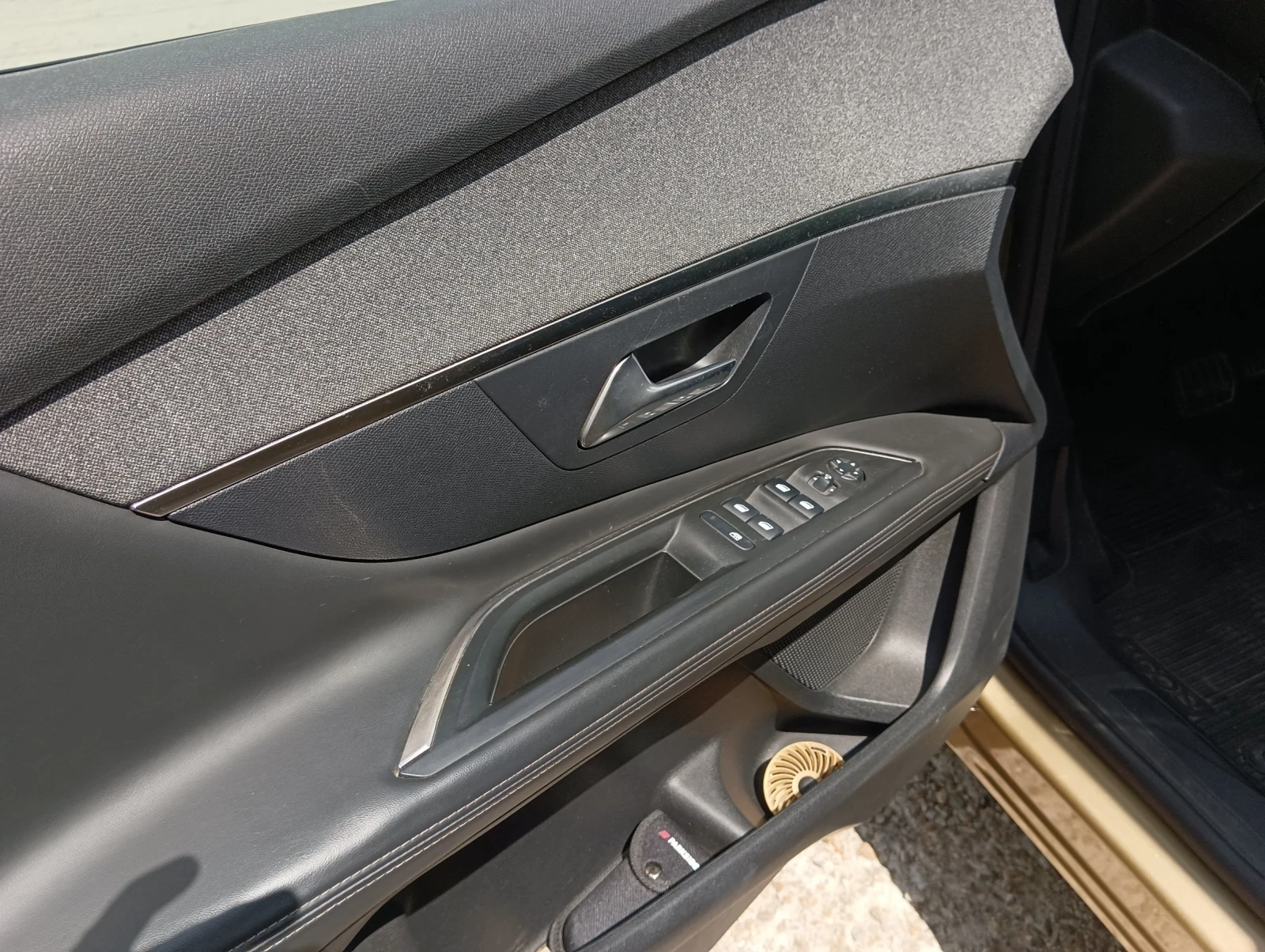 Peugeot 3008 1.6 hdi, снимка 10 - Автомобили и джипове - 55404870