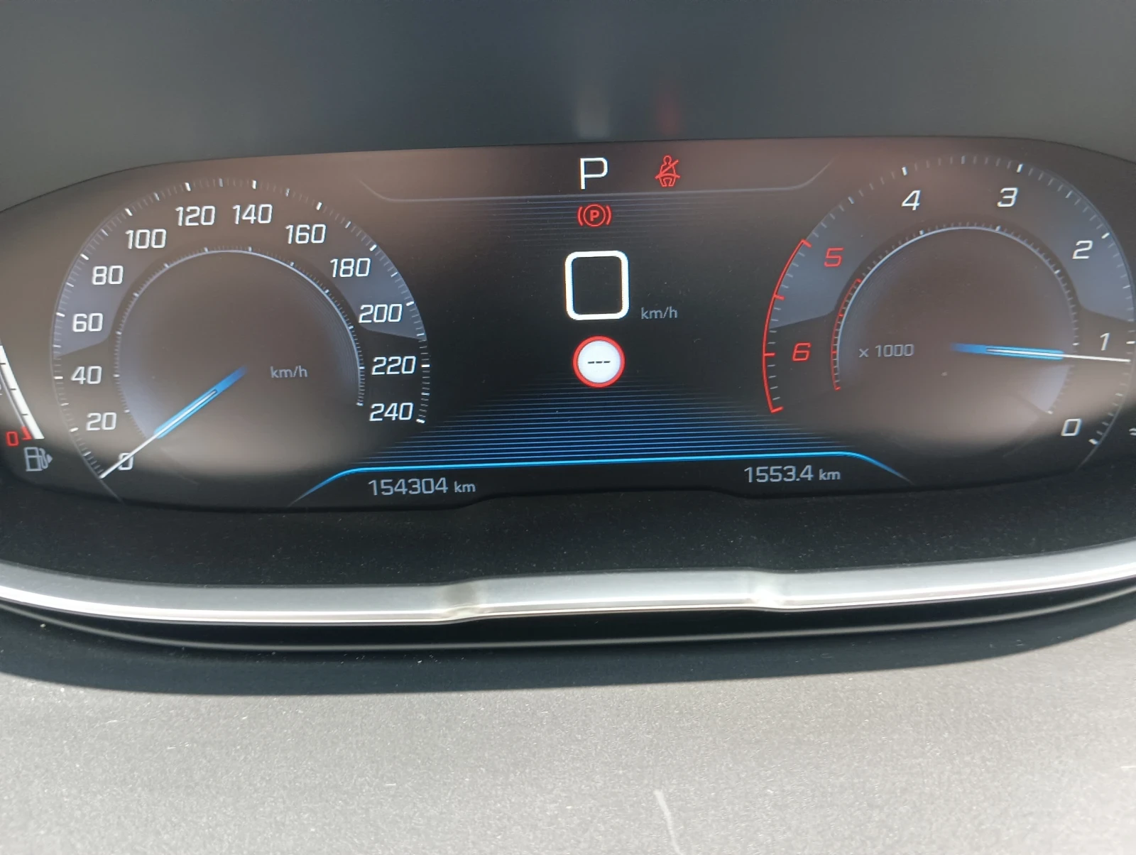 Peugeot 3008 1.6 hdi, снимка 11 - Автомобили и джипове - 55404870