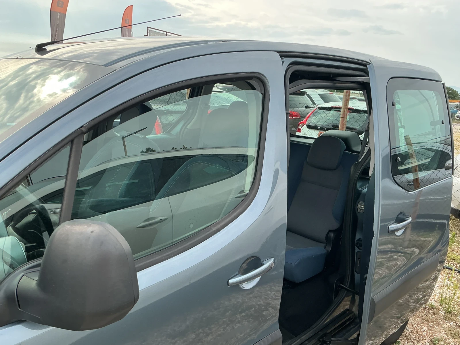 Citroen Berlingo, снимка 6 - Автомобили и джипове - 55420936