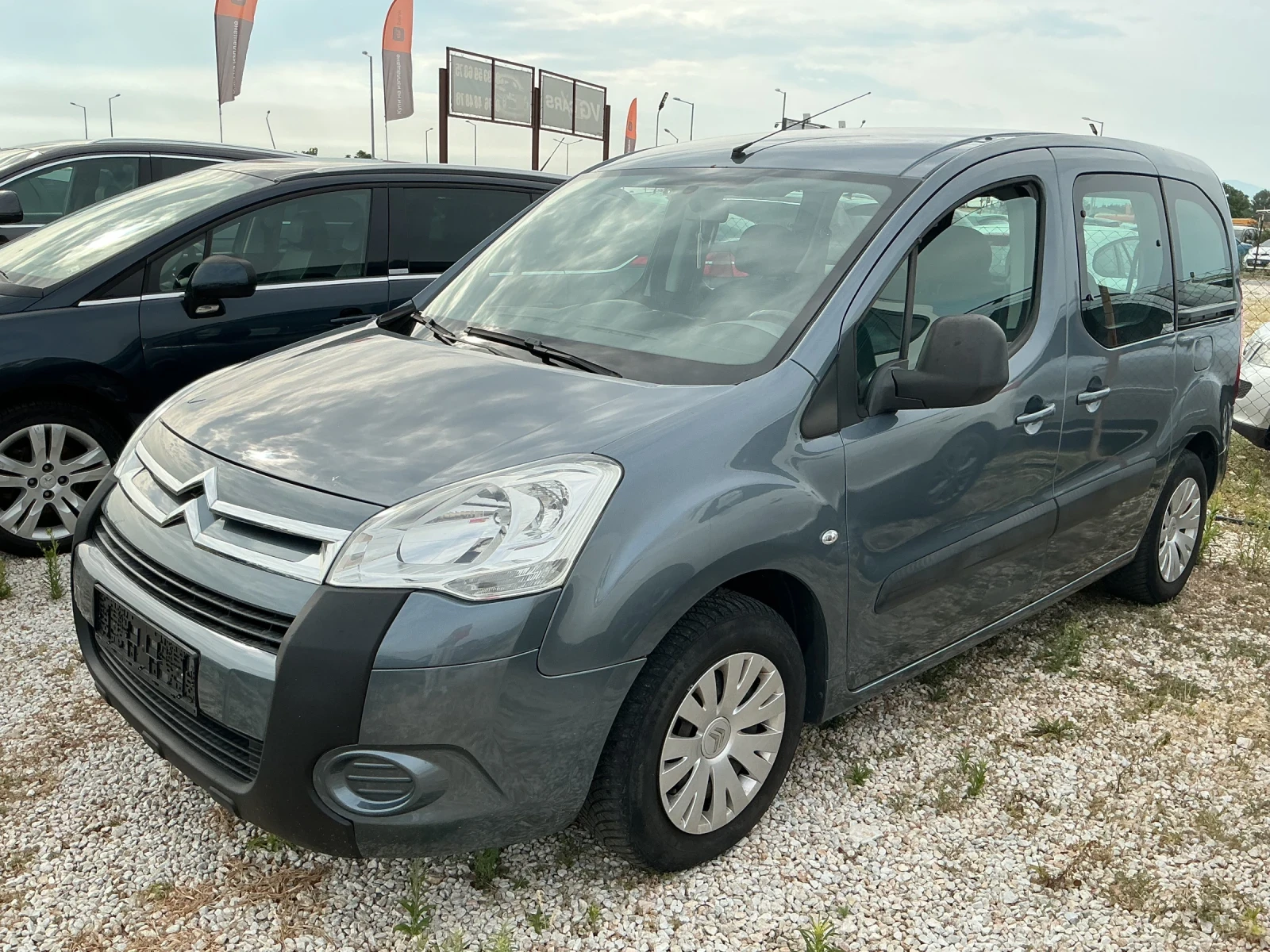Citroen Berlingo, снимка 2 - Автомобили и джипове - 55420936