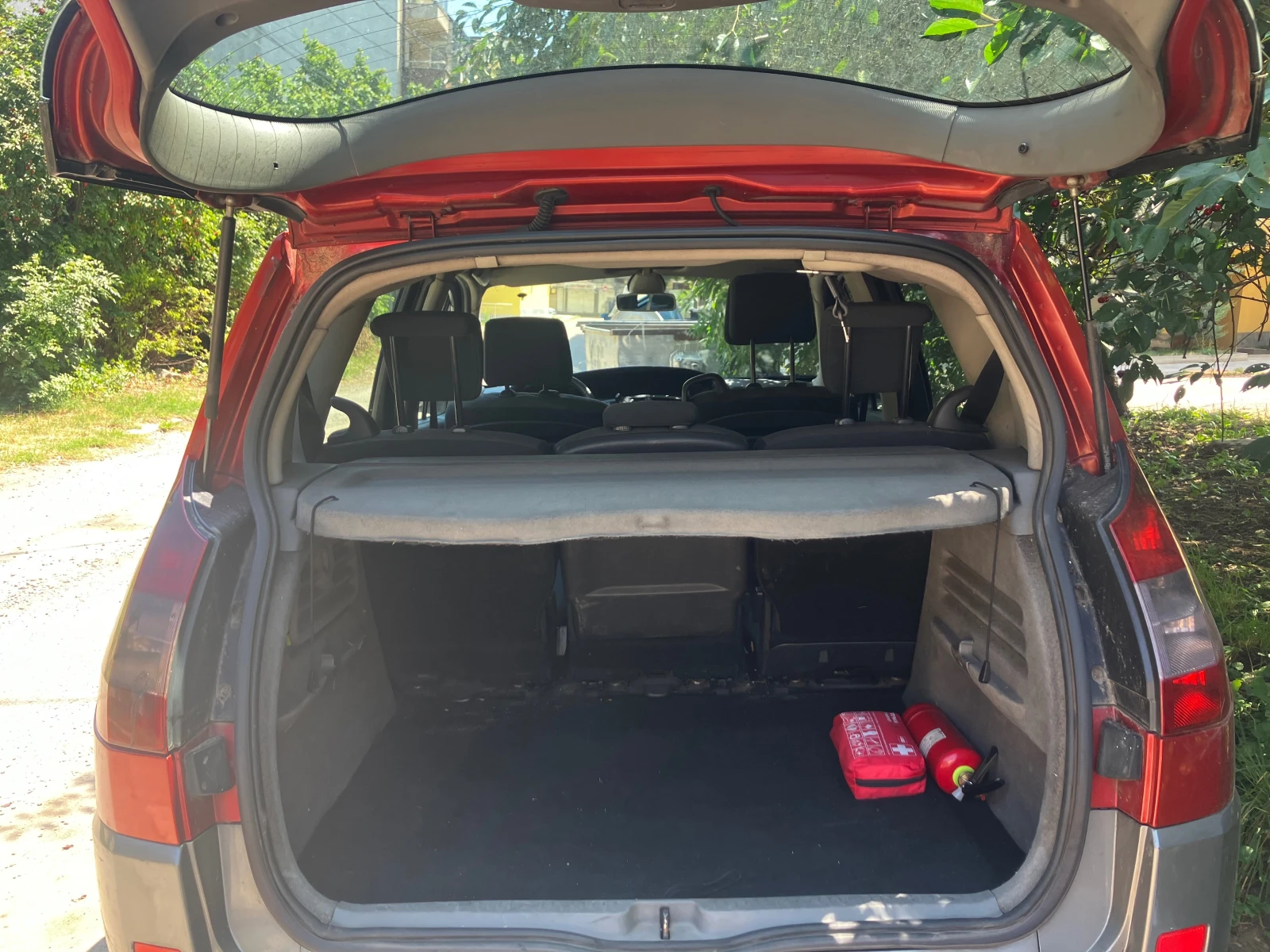 Renault Scenic 1.9 TDI, снимка 3 - Автомобили и джипове - 55424548