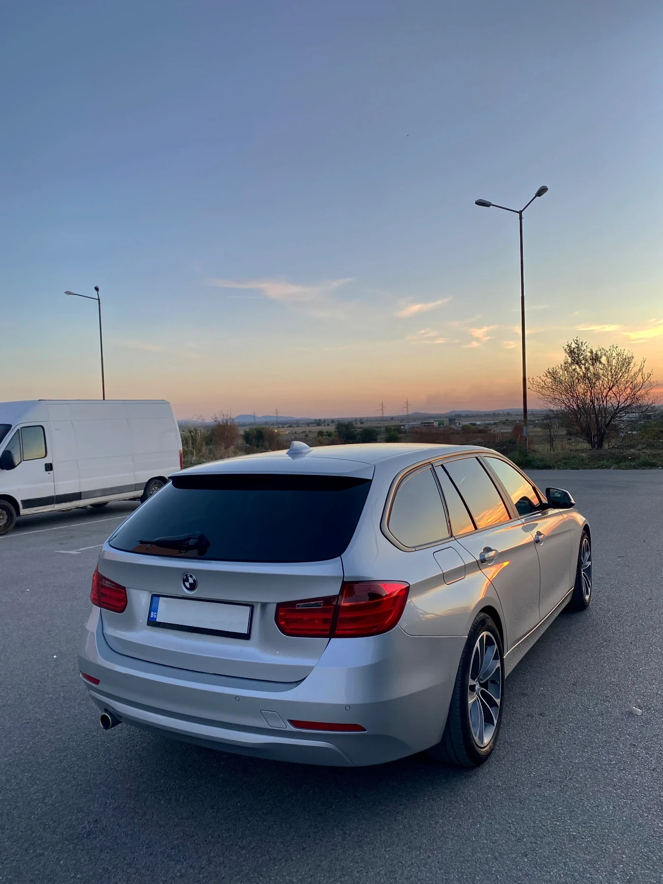 BMW 320, снимка 3 - Автомобили и джипове - 56073512