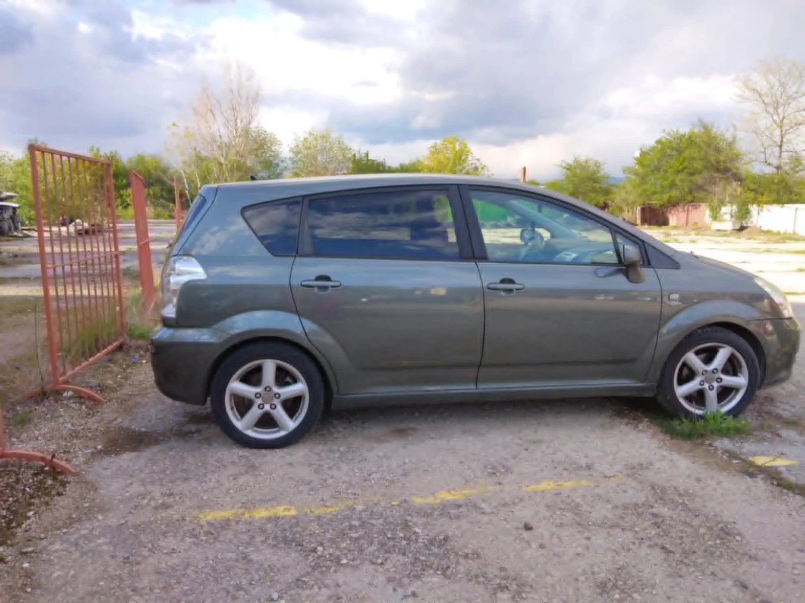 Toyota Corolla verso dcat, снимка 4 - Автомобили и джипове - 56334911