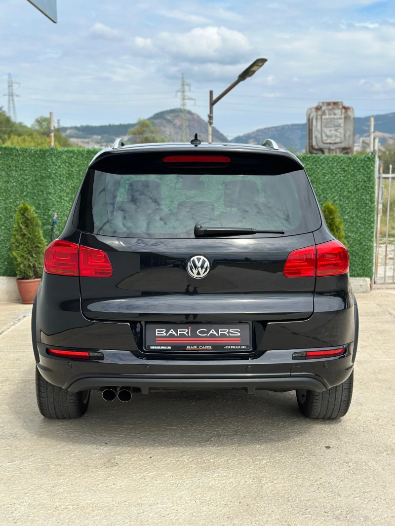 VW Tiguan R-Line Панорама* Xenon* Камера 2.0TDI, снимка 4 - Автомобили и джипове - 47172902