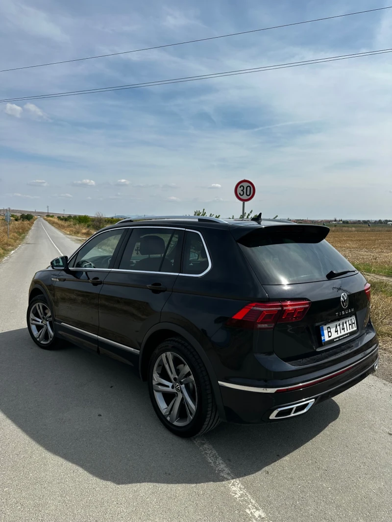 VW Tiguan 2.0 TDI R-line 4MOTION, снимка 3 - Автомобили и джипове - 51633068