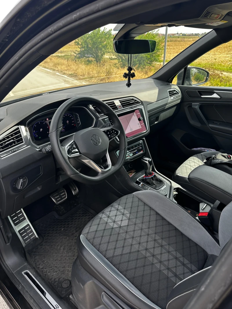 VW Tiguan 2.0 TDI R-line 4MOTION, снимка 8 - Автомобили и джипове - 51633068