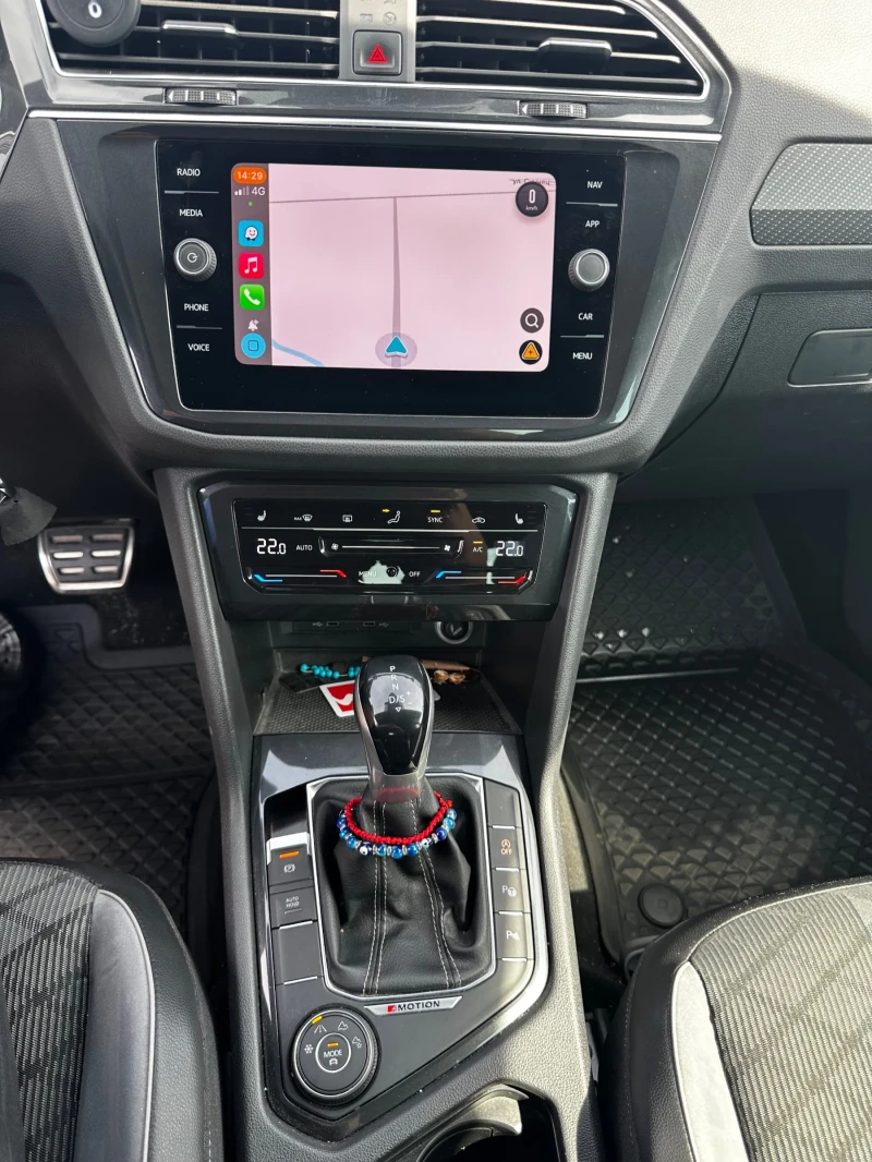 VW Tiguan 2.0 TDI R-line 4MOTION, снимка 7 - Автомобили и джипове - 51633068