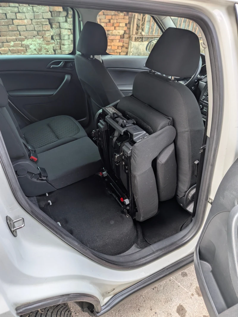 Skoda Yeti * GREEN LINE* BI-XENON* NAVI* , снимка 13 - Автомобили и джипове - 52355941