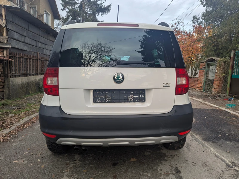 Skoda Yeti * GREEN LINE* BI-XENON* NAVI* , снимка 6 - Автомобили и джипове - 52355941