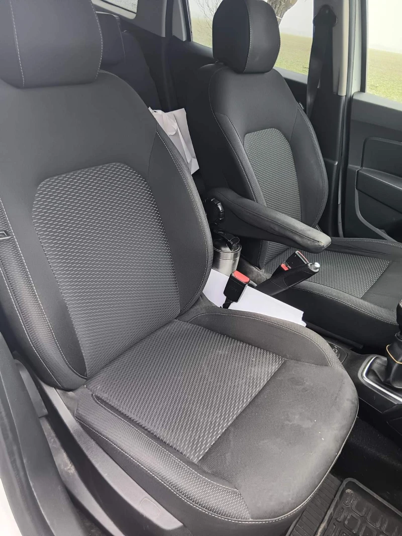 Dacia Duster, снимка 10 - Автомобили и джипове - 53430016