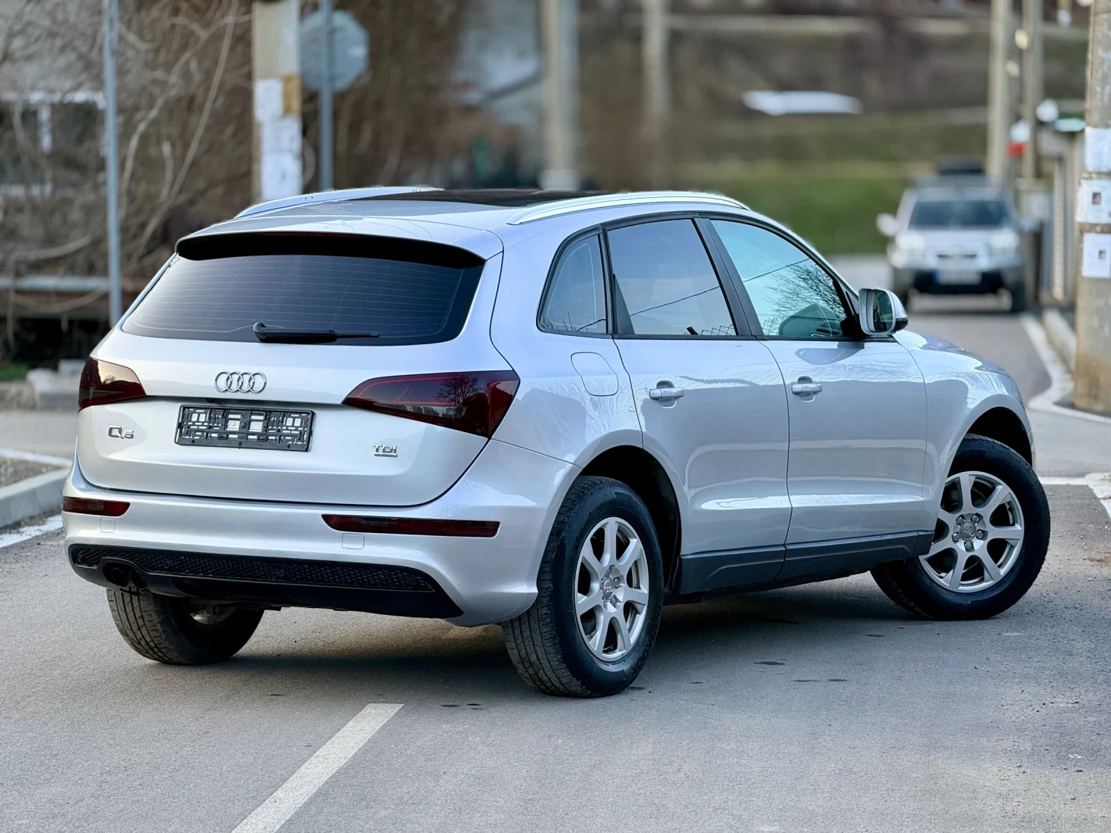 Audi Q5 2.0TDI* 170k.c* quattro* PANORAMA* ITALIA* , снимка 6 - Автомобили и джипове - 53829979