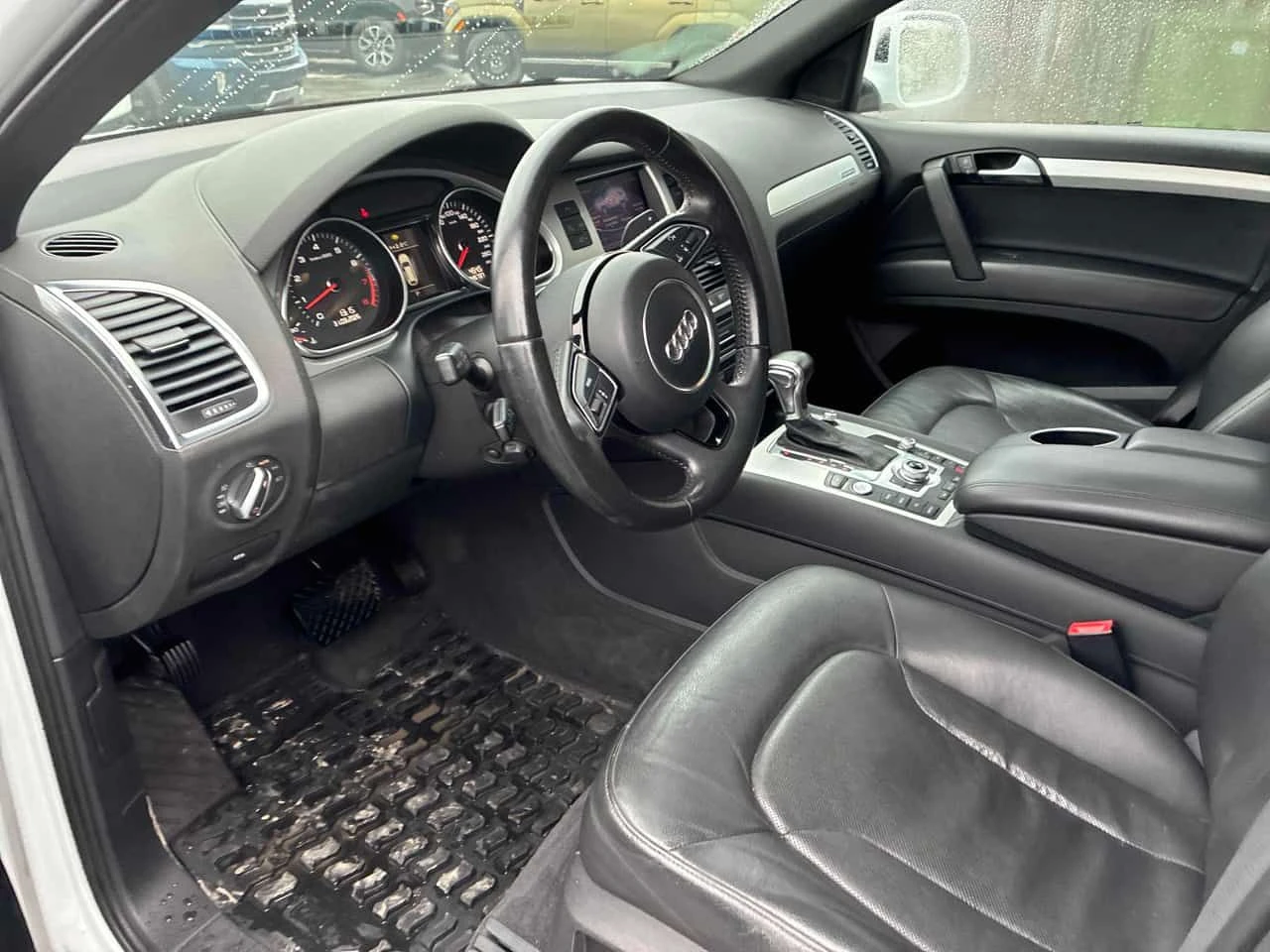 Audi Q7 * 3.0L * CARFAX * BOSE * ОБДУХВАНЕ * ТЕЛЕВИЗОРИ, снимка 5 - Автомобили и джипове - 54047309