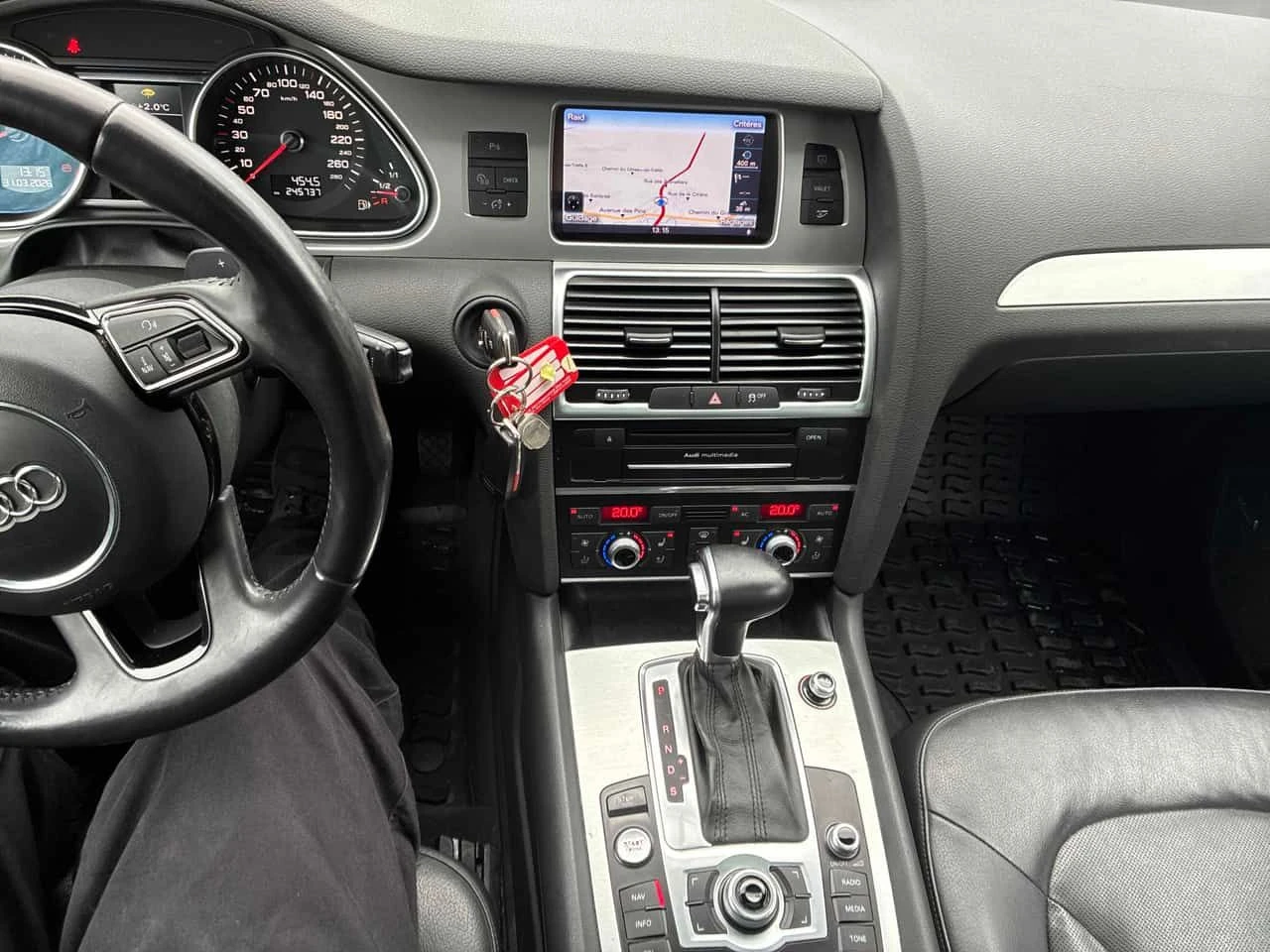 Audi Q7 * 3.0L * CARFAX * BOSE * ОБДУХВАНЕ * ТЕЛЕВИЗОРИ, снимка 9 - Автомобили и джипове - 54047309