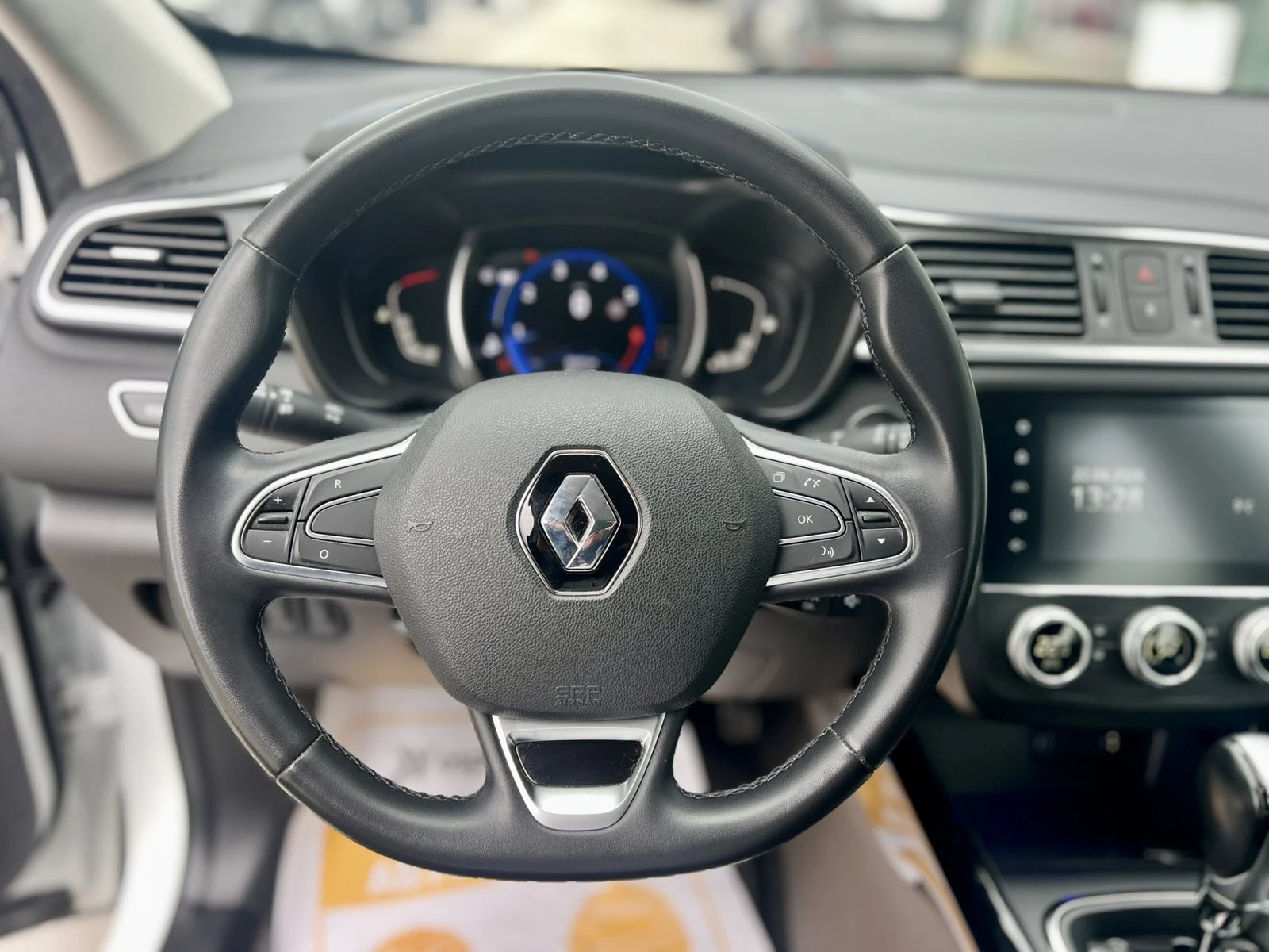 Renault Kadjar  LIMITED / 1.3 TCe / 140 к.с. / EDC / LED, снимка 13 - Автомобили и джипове - 54282958